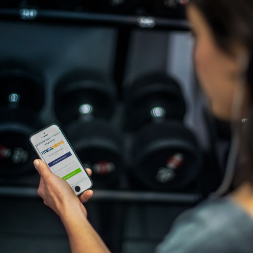 Tecnología y entrenamiento se combinan para acompañarte en cada sesión de Fitness24Seven.
