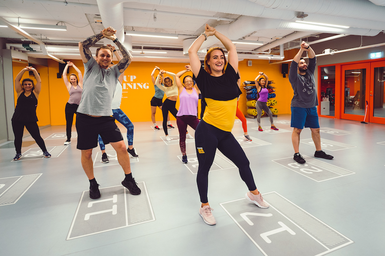 Gruppträning Dance2Move Fitness24Seven